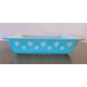 Vintage pyrex turquoise  Blue Snowflake Bakeware